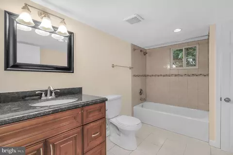 Bath - 519 Lee Pl, Frederick, MD 21702 photo 2 of 2