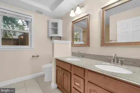 Bath - 519 Lee Pl, Frederick, MD 21702 photo 1 of 2