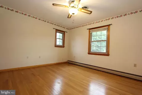 Bedroom - 8101 Overlook Ct, Frederick, MD 21702 photo 9 of 9
