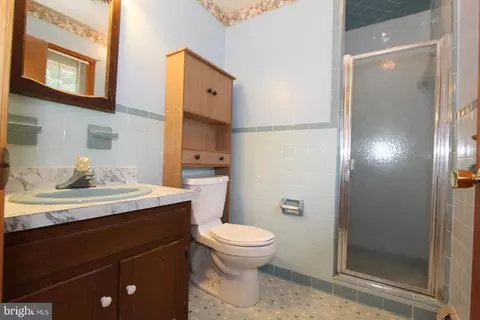 Bath - 8101 Overlook Ct, Frederick, MD 21702 photo 1 of 3