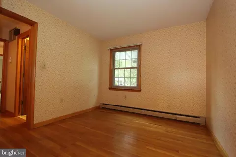 Bedroom - 8101 Overlook Ct, Frederick, MD 21702 photo 2 of 9