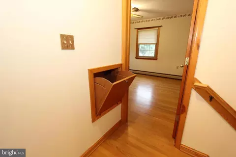 Entry Way - 8101 Overlook Ct, Frederick, MD 21702 photo 2 of 4