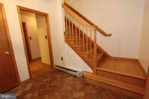 Entry Way - 8101 Overlook Ct, Frederick, MD 21702 photo 1 of 4
