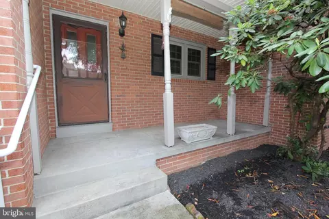 Exterior - 8101 Overlook Ct, Frederick, MD 21702 photo 3 of 12