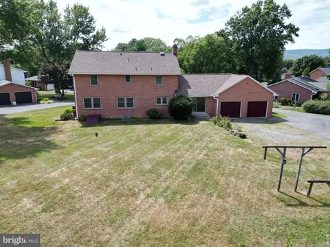 Exterior - 8101 Overlook Ct, Frederick, MD 21702 photo 10 of 12