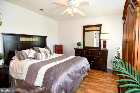 Bedroom - 1403 Leaswing Ct, Frederick, MD 21703 photo 5 of 10
