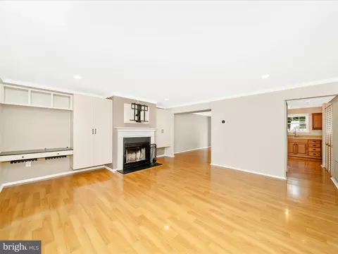 6915 Alex Ct, Frederick, MD 21703 photo 9