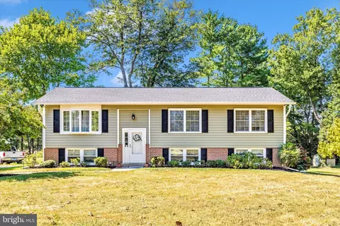 2422 Doubs Ct, Adamstown, MD 21710