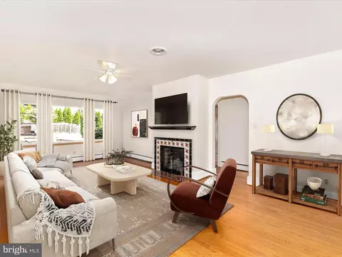 Living - 21 Frederick Ave, Frederick, MD 21701 photo 1 of 4