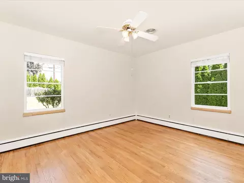 Bedroom - 21 Frederick Ave, Frederick, MD 21701 photo 6 of 9