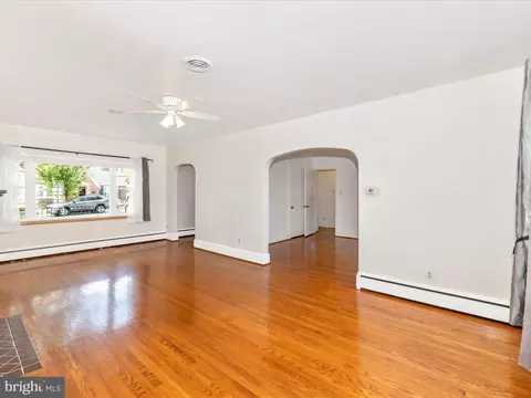 Living - 21 Frederick Ave, Frederick, MD 21701 photo 3 of 4