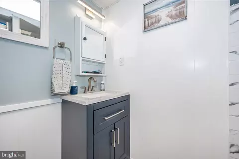 Bath - 7721 Bridle Path Cir, Frederick, MD 21701 photo 3 of 4