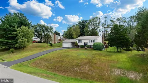 View/Area - 7721 Bridle Path Cir, Frederick, MD 21701 photo 6 of 8