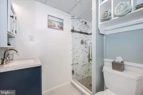 Bath - 7721 Bridle Path Cir, Frederick, MD 21701 photo 2 of 4