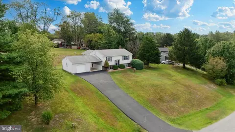 View/Area - 7721 Bridle Path Cir, Frederick, MD 21701 photo 4 of 8