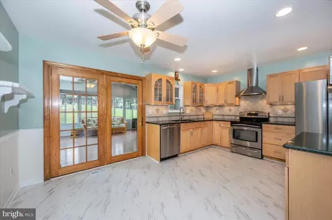 Kitchen - 7721 Bridle Path Cir, Frederick, MD 21701 photo 7 of 7