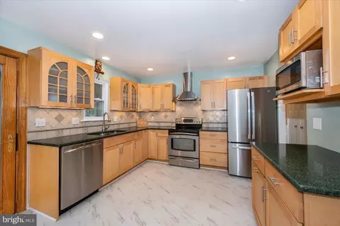 Kitchen - 7721 Bridle Path Cir, Frederick, MD 21701 photo 3 of 7