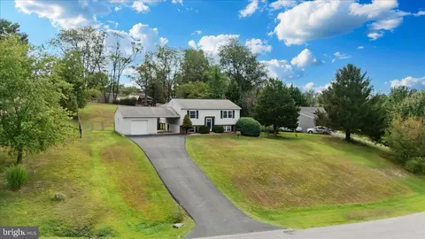 View/Area - 7721 Bridle Path Cir, Frederick, MD 21701 photo 5 of 8