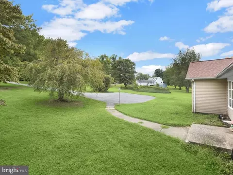Exterior - 10804 Daysville Rd, Frederick, MD 21701 photo 2 of 7