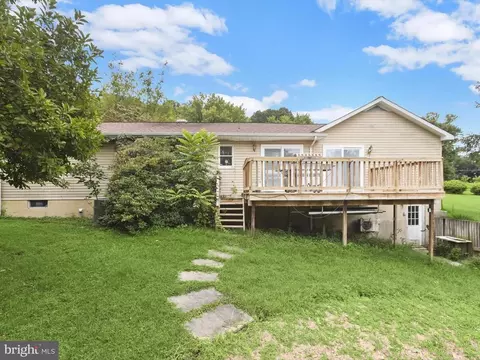 Exterior - 10804 Daysville Rd, Frederick, MD 21701 photo 7 of 7