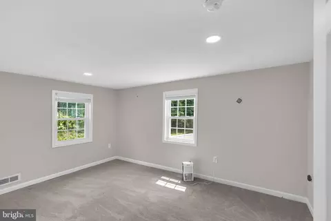 Bedroom - 6604 Linganore Rd, Frederick, MD 21701 photo 2 of 4