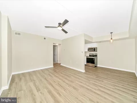 Living - 401 Terry Ct #A1, Frederick, MD 21701 photo 3 of 8