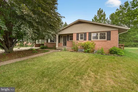 233 Wyngate Dr, Frederick, MD 21701