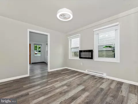 204 E H St, Brunswick, MD 21716 photo 15