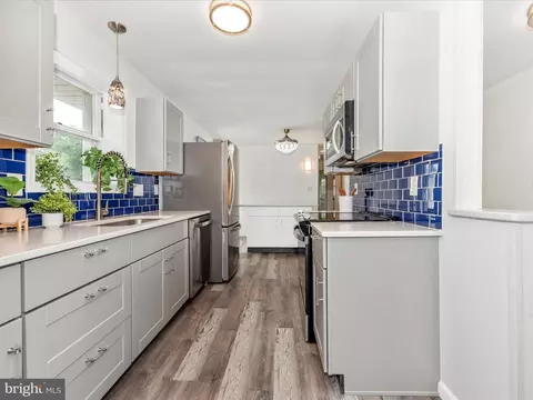 204 E H St, Brunswick, MD 21716 photo 8