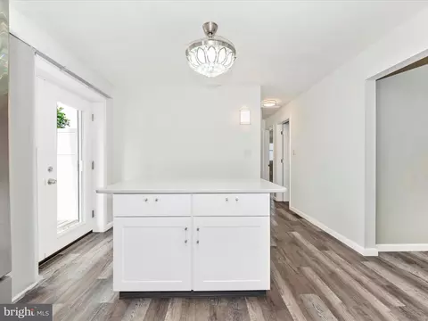 204 E H St, Brunswick, MD 21716 photo 9