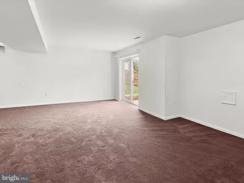 Living - 2049 William Franklin Dr, Frederick, MD 21702 photo 16 of 17
