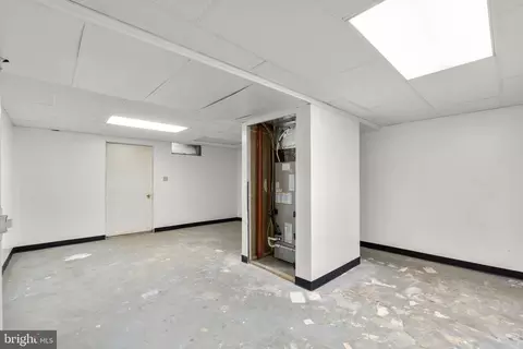 110 E Hammaker St, Thurmont, MD 21788 photo 43