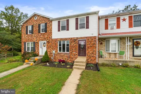 110 E Hammaker St, Thurmont, MD 21788