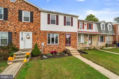 110 E Hammaker St, Thurmont, MD 21788 photo 2