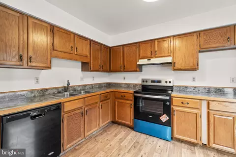 110 E Hammaker St, Thurmont, MD 21788 photo 17