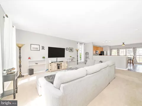 Living - 514 Ellison Ct, Frederick, MD 21703 photo 3 of 4