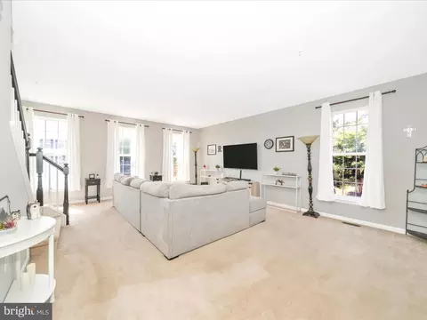 Living - 514 Ellison Ct, Frederick, MD 21703 photo 2 of 4
