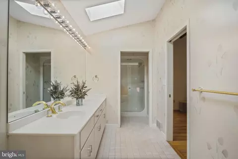 10534 Gambrill Park Rd, Frederick, MD 21702 photo 39