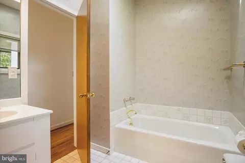 10534 Gambrill Park Rd, Frederick, MD 21702 photo 30