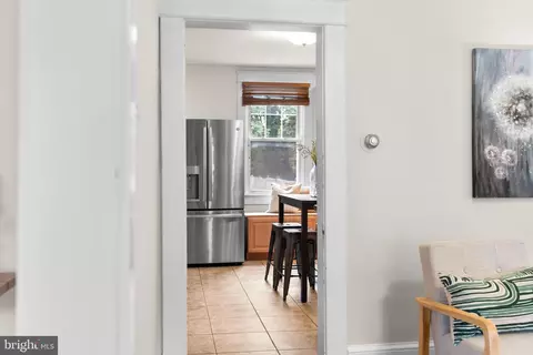 Entry Way - 210 Dill Ave, Frederick, MD 21701 photo 5 of 8