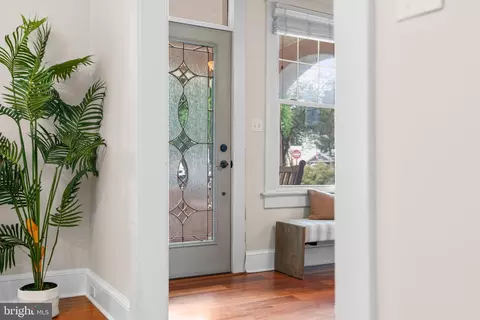 Entry Way - 210 Dill Ave, Frederick, MD 21701 photo 3 of 8