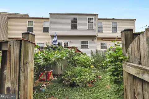 Exterior - 2057 Sumner Dr, Frederick, MD 21702 photo 2 of 4