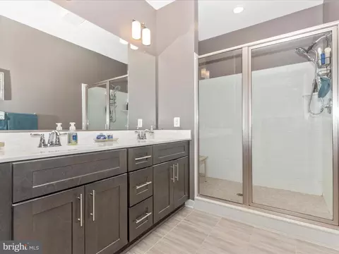 Bath - 616 Gillespie Dr, Frederick, MD 21702 photo 2 of 6