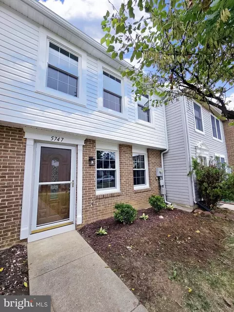 5747 Charstone Ct, Frederick, MD 21703 photo 2