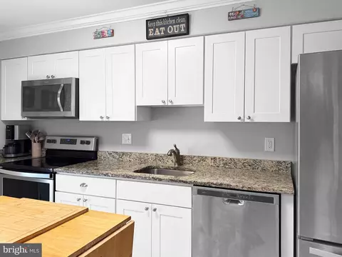 517 Lancaster Pl, Frederick, MD 21703 photo 8