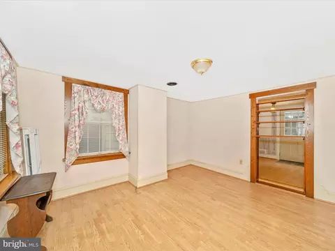 Living - 417 W Main St, Middletown, MD 21769 photo 3 of 4