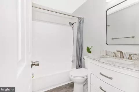 Bath - 1496 W 10th St, Frederick, MD 21702 photo 2 of 3