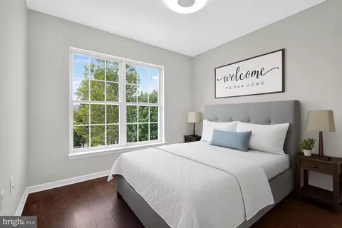 Bedroom - 1948 Crossing Stone Ct, Frederick, MD 21702 photo 2 of 4