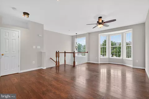 Living - 1948 Crossing Stone Ct, Frederick, MD 21702 photo 2 of 5