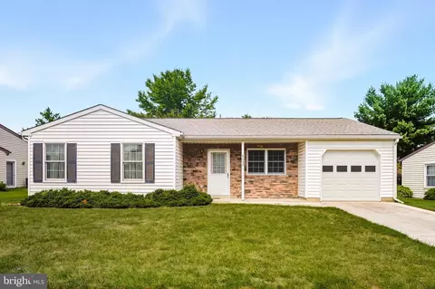 5637 Crabapple Dr, Frederick, MD 21703